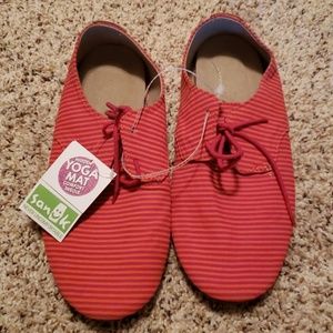 Sanuk shoes